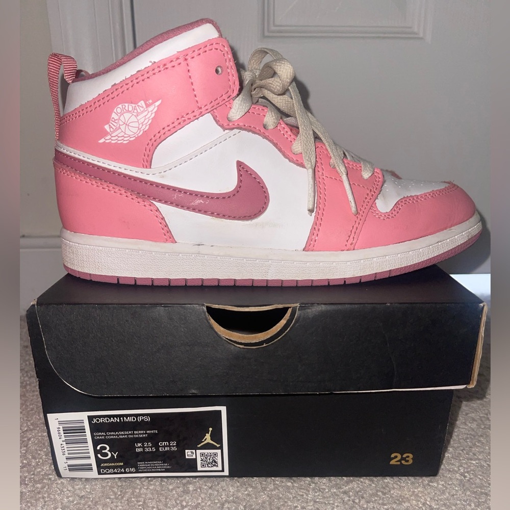 Little Kids Air Jordan 1 Mid